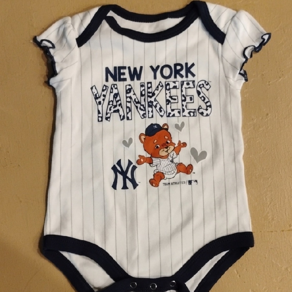 New York Yankees Baby Onesie. 0-3m